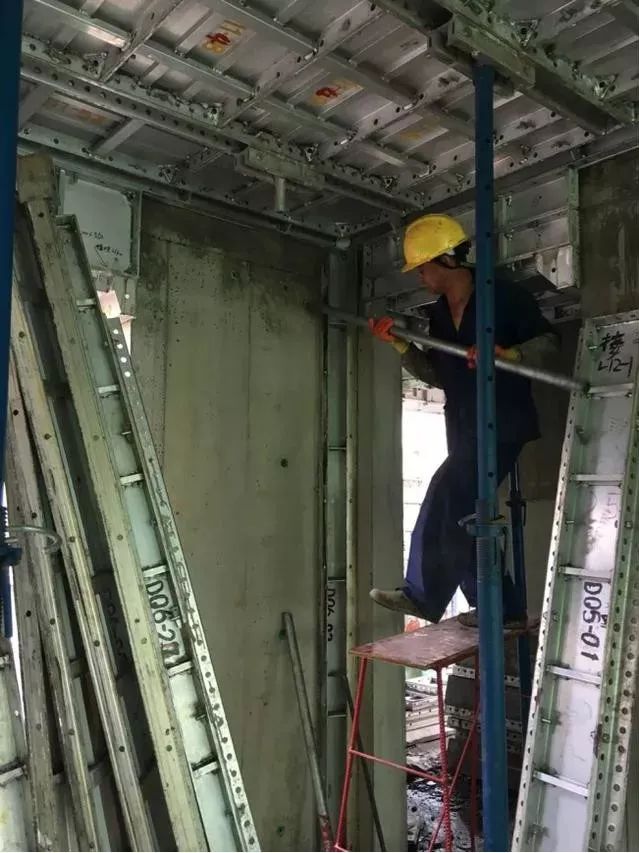 铝合金模板伸缩缝位置设计及施工方法