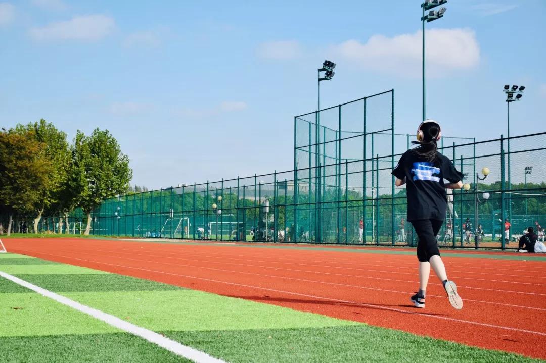 专科参加体育课的学生均需要参加晨跑