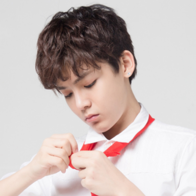 小鲜肉侯明昊小学生头像造型帅气