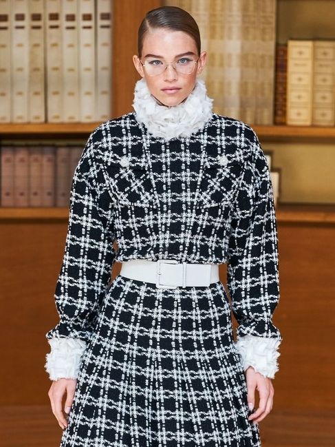 穿小香风的你美得真高级