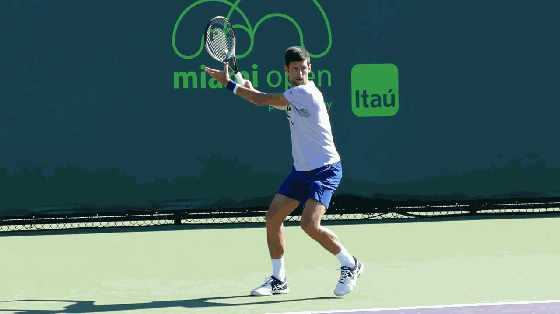 原创费德勒vs哈勒普揭示一个正手鞭打击球的小诀窍