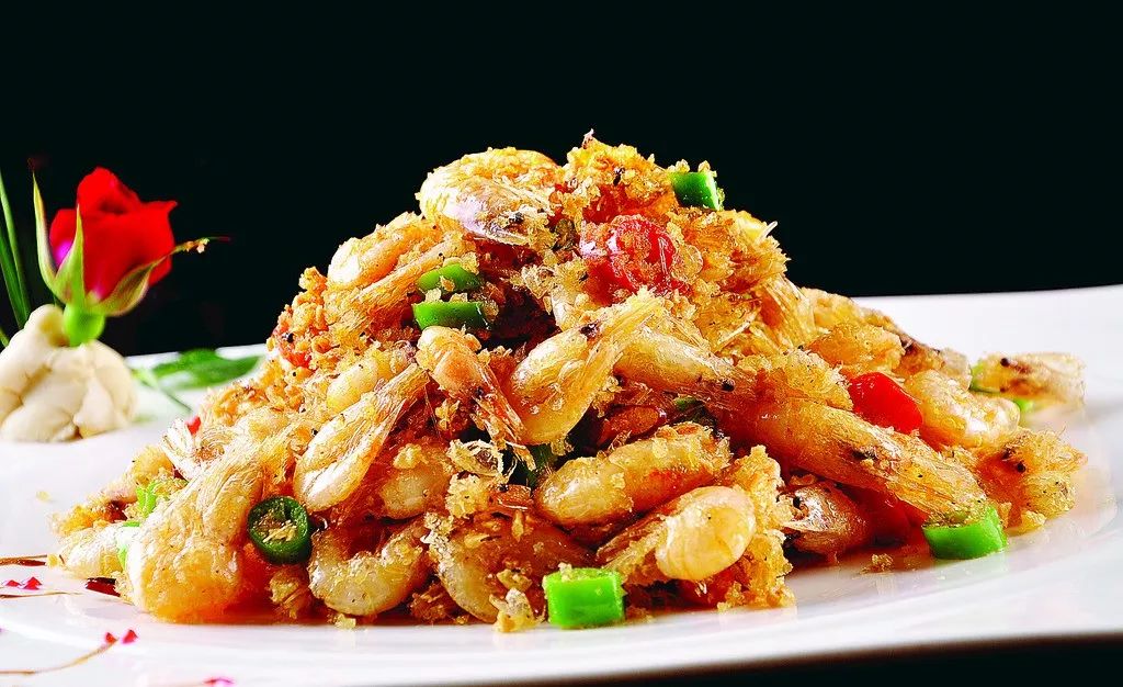 4,小河虾濑尿虾的地位就像小龙虾一样,是宵夜之王.