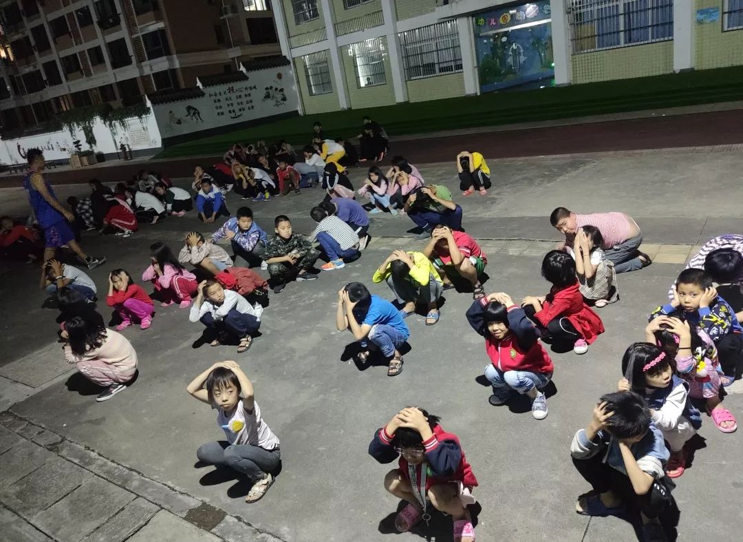 平安校园三明市特殊教育学校开展夜间消防应急疏散演练