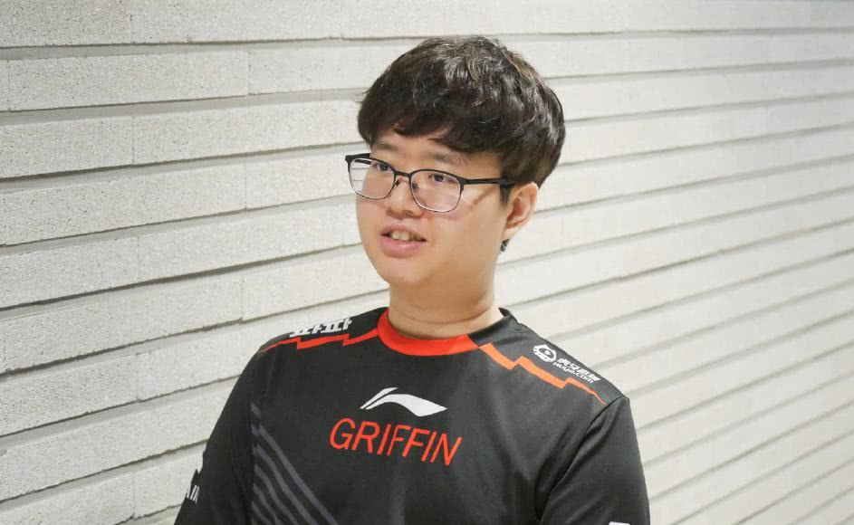 关系户成了!grf采取法律手段保护选手,喷剑皇的网友都得坐牢