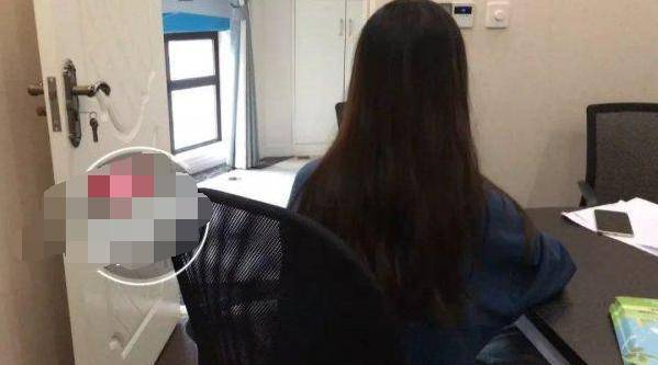 长沙女子公交遭猥亵,头发上有"不明液体"男子被发现后跳窗而逃