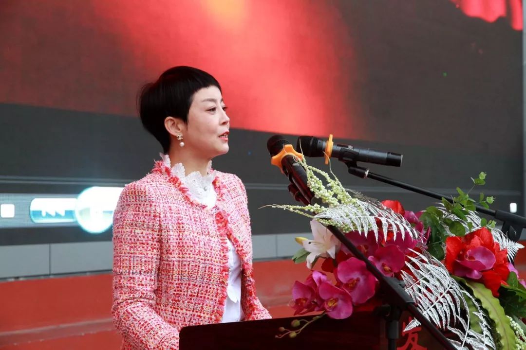 报告会上,市委理论讲师团团长周瑞玲以《你的态度就是国之命运》为题