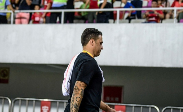 原创卡帅参加学习班遭沪媒嘲讽下课方式很恒大营销界典范