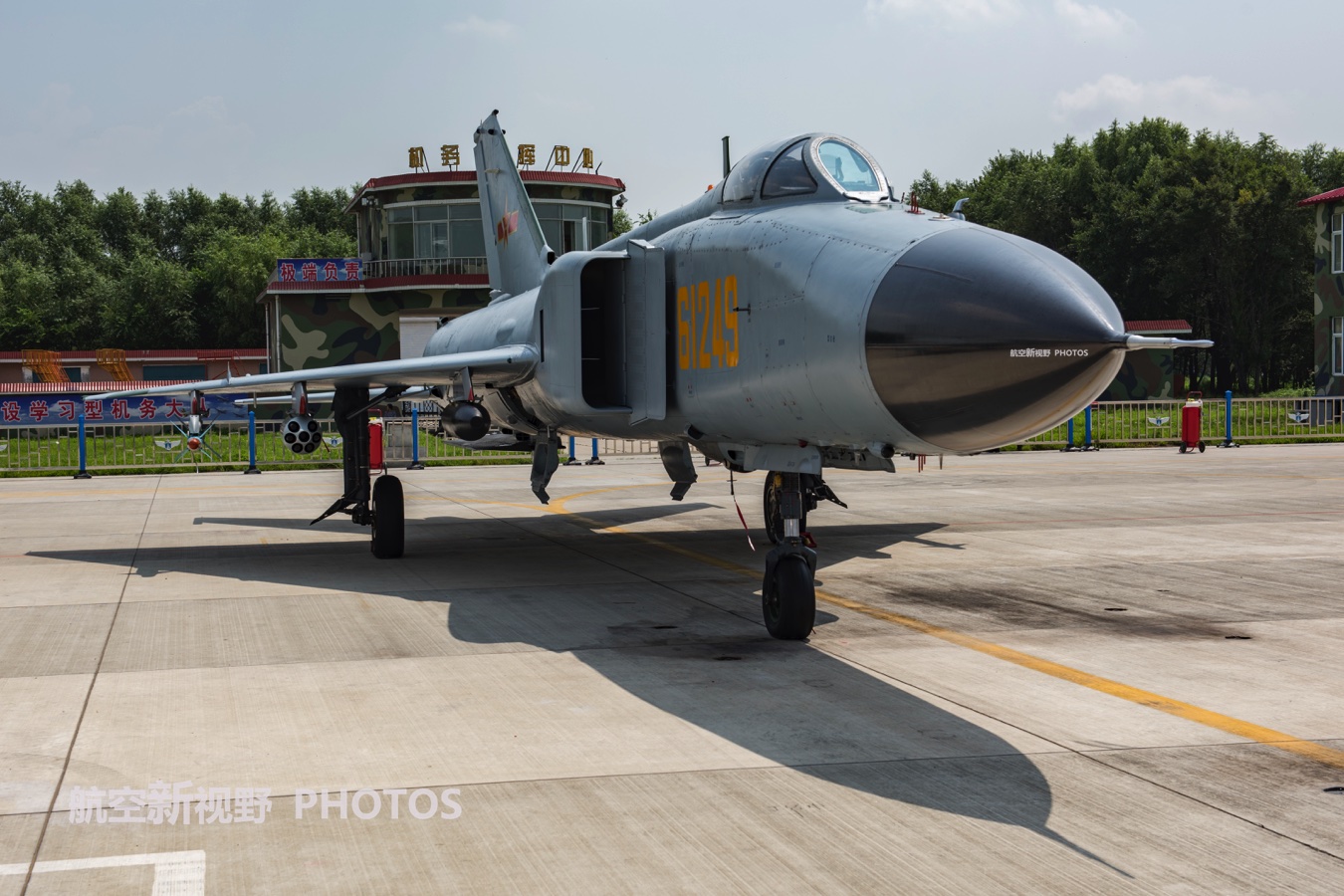 细品歼-8iia,上世纪90年代初最强的国产战机,纯正的空中美男子_图片