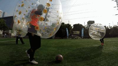 不要在网上哔哔赖赖,不服现实来碰一碰!_泡泡