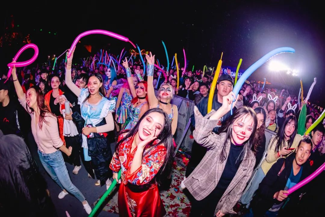 万鬼涌动,群魔乱舞!电音节直嗨深夜!