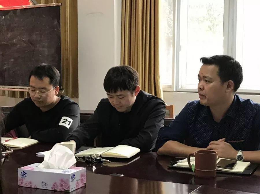 左右滑动查看更多3学院党委副书记彭骥老师指出,学院党委高度重视"