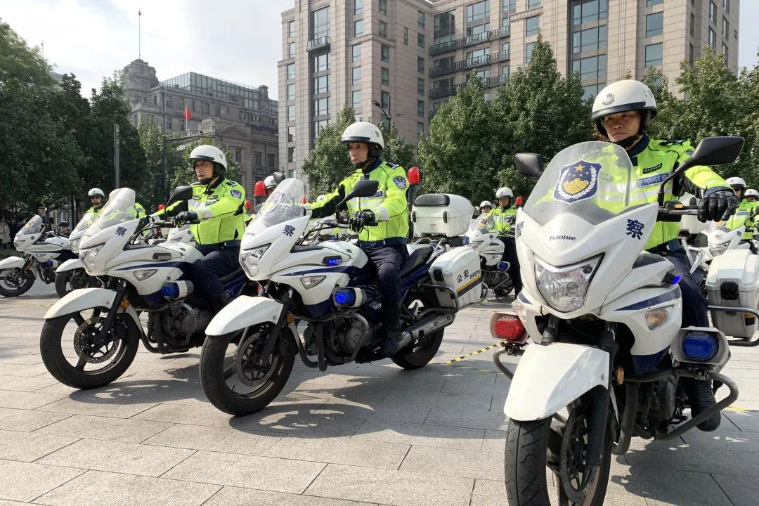 护航进博上海公安铁骑队正式亮相