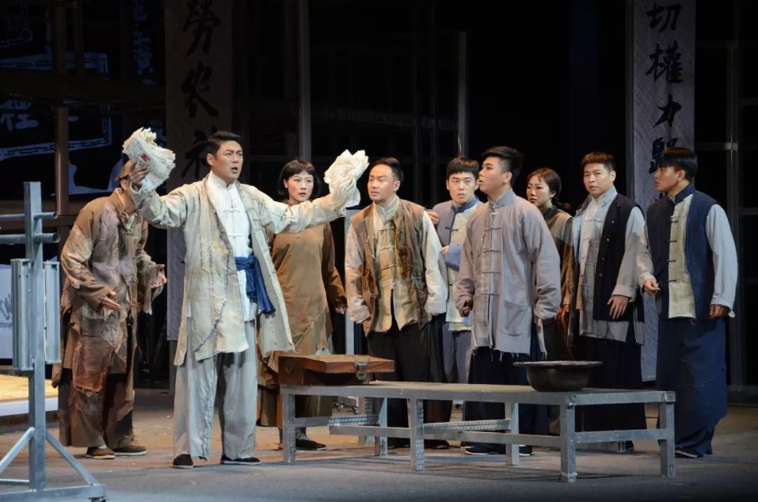 不忘初心 牢记使命 | 大型革命史诗话剧《一心向党》巡演走进宜昌