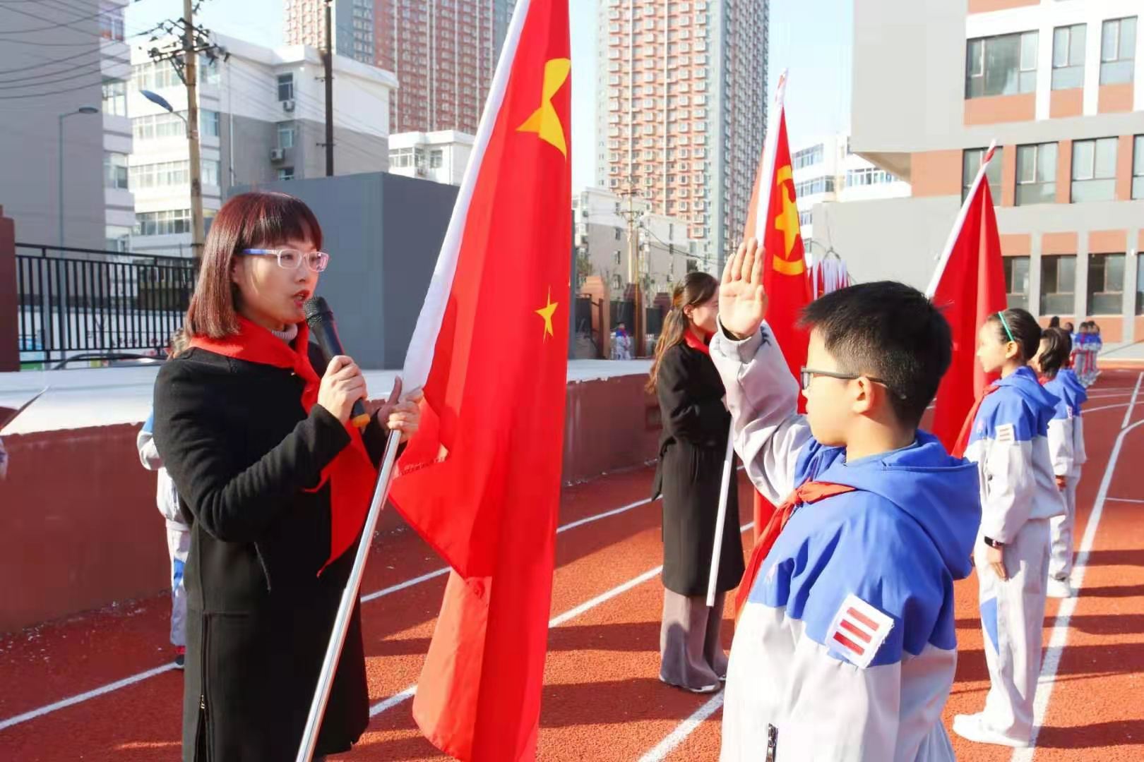 太原市并州路小学听党话跟党走做新时代好队员