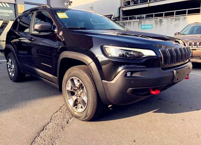 这台jeep"不简单",高性能四驱 攀爬模式,比普拉多便宜十几万