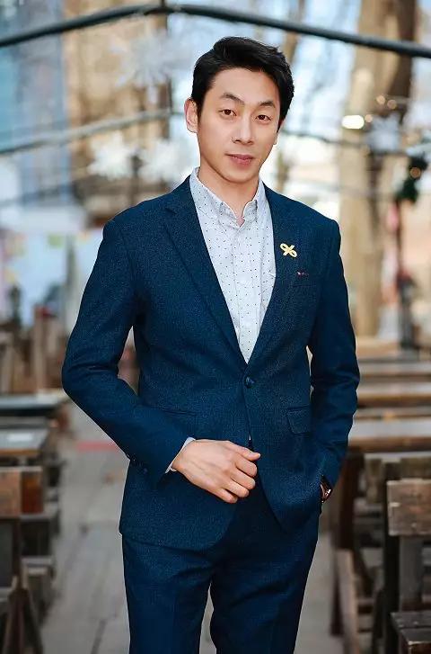 作为时尚创意产业的青年领袖和模特界的领军人,王浩天曾就读于中国