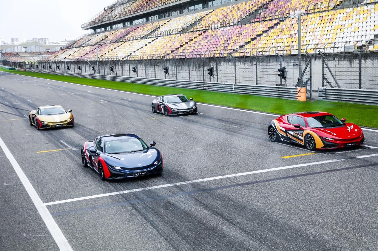 前途k50携手scc驰骋上海国际赛车场展现纯电驾趣的无限魅力