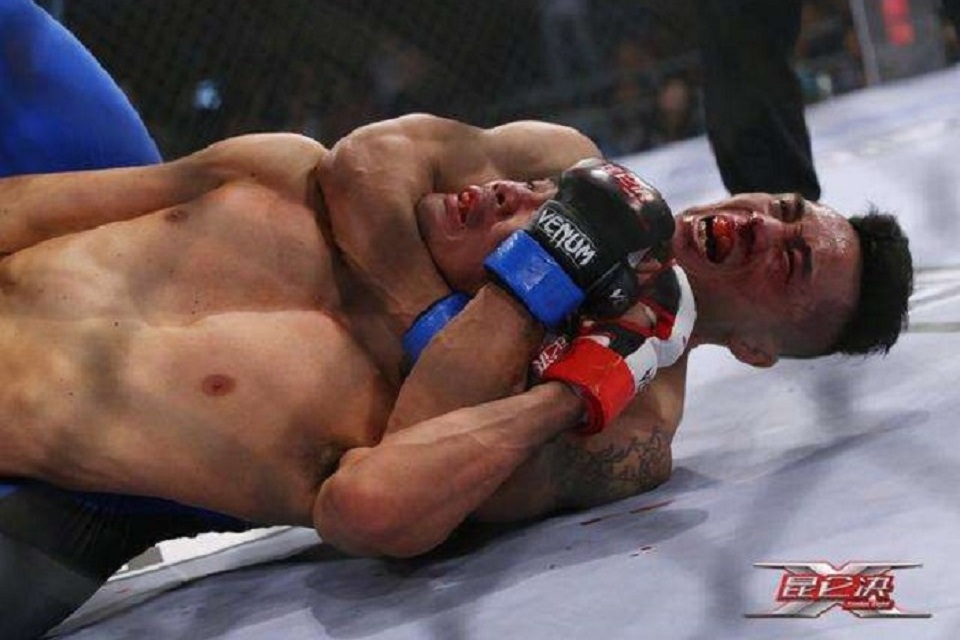 香港拳王陈俊贤被重拳ko暴打酷刑者顾辉一拳ko一战成名