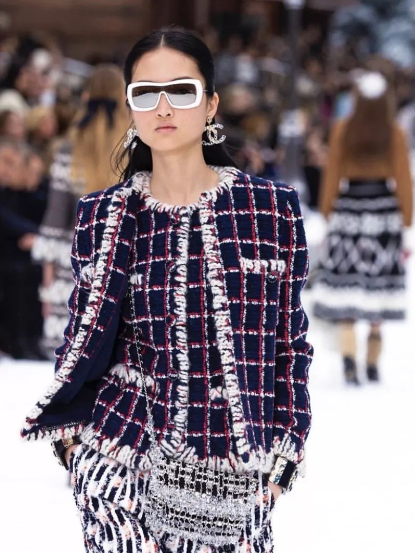 穿小香风的你美得真高级