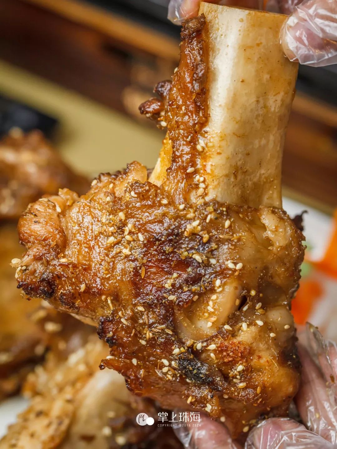 散发深夜浓香的灵魂烤筒骨!终于被我们找到了!