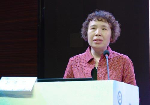 首都医科大学附属北京妇产医院范玲教授作"产科危重症救治成功的关键"