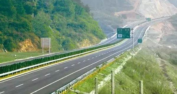 g72桂林全州至柳州段高速公路改扩建工程(全州至桂林段)该路段车流量
