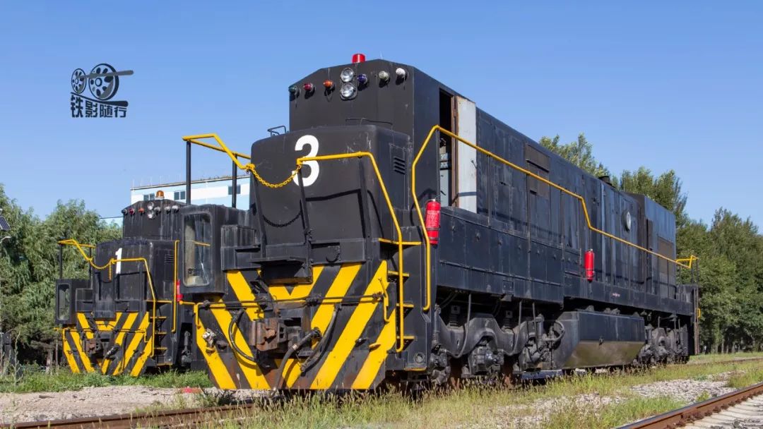 铁影安太堡煤矿的u33c型遥控内燃机车