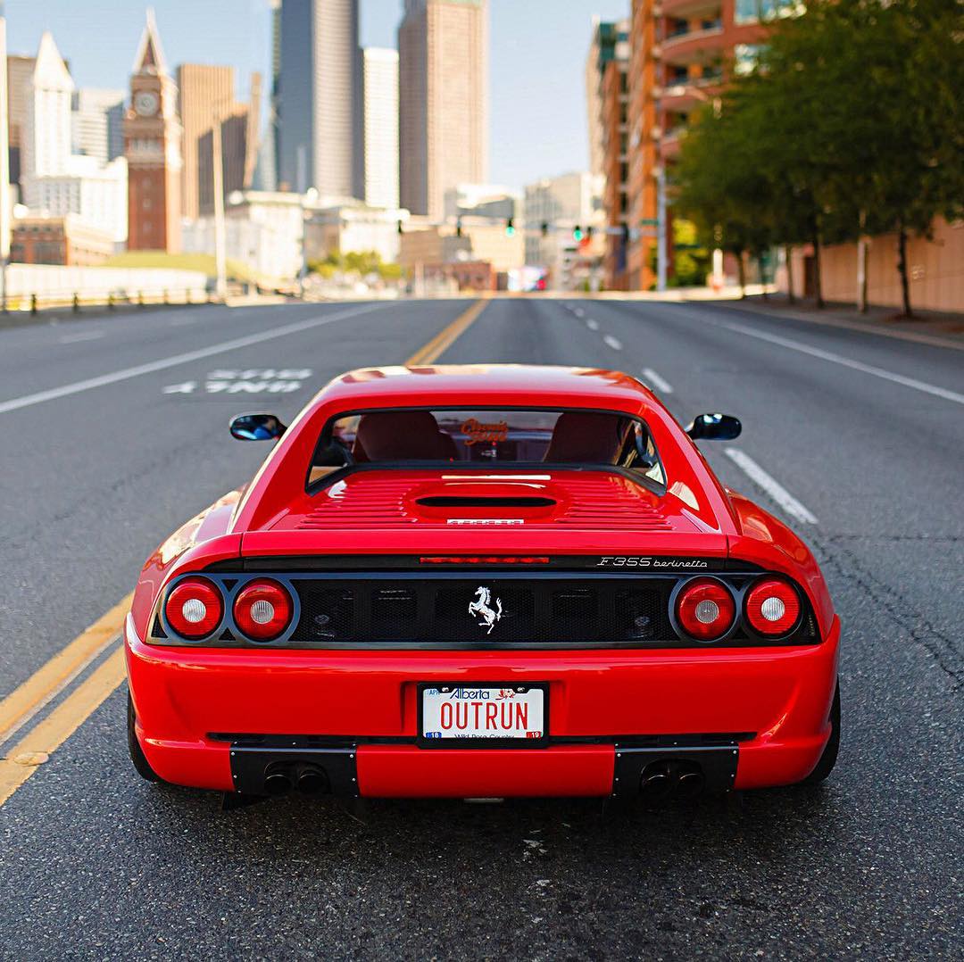 街拍无比经典的法拉利f355 berlinetta!