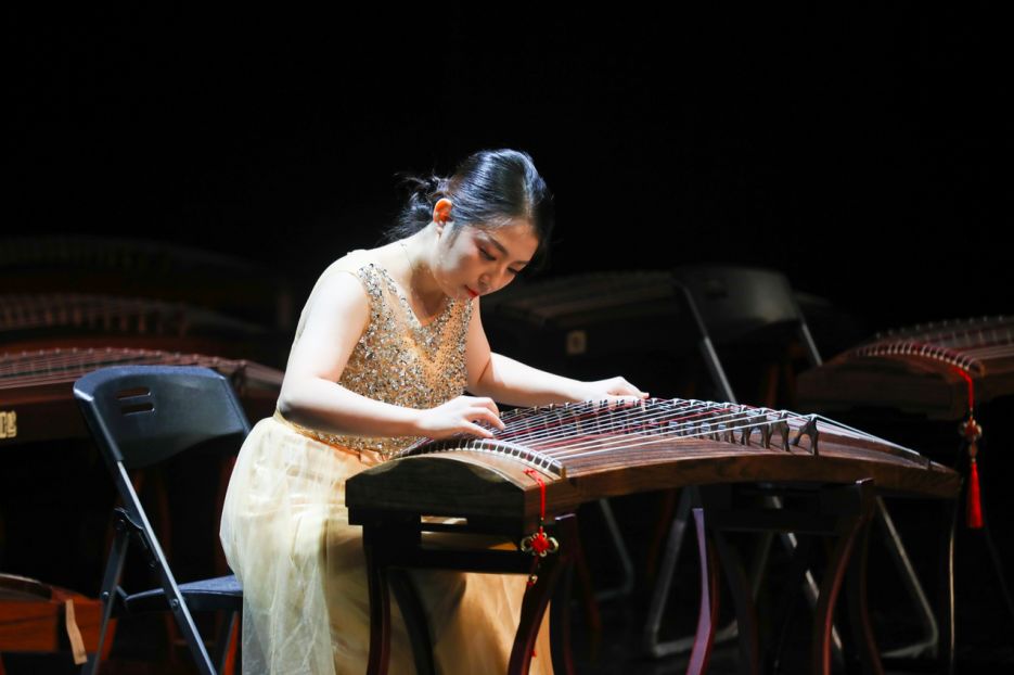 听筝随其音漂浮情海任万般心事荡漾