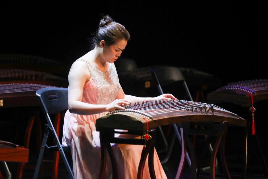 听筝随其音漂浮情海任万般心事荡漾