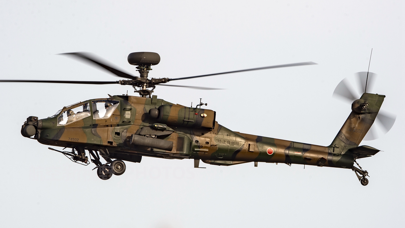富士重工ah-64d武装直升机,日本自卫队的国宝装备,仅有12架在役