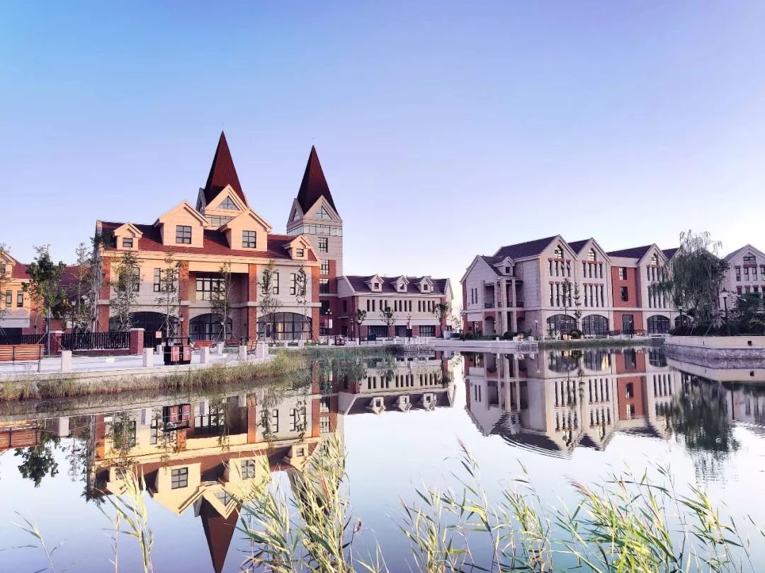 原味水系景观遇见温暖的治愈系住区