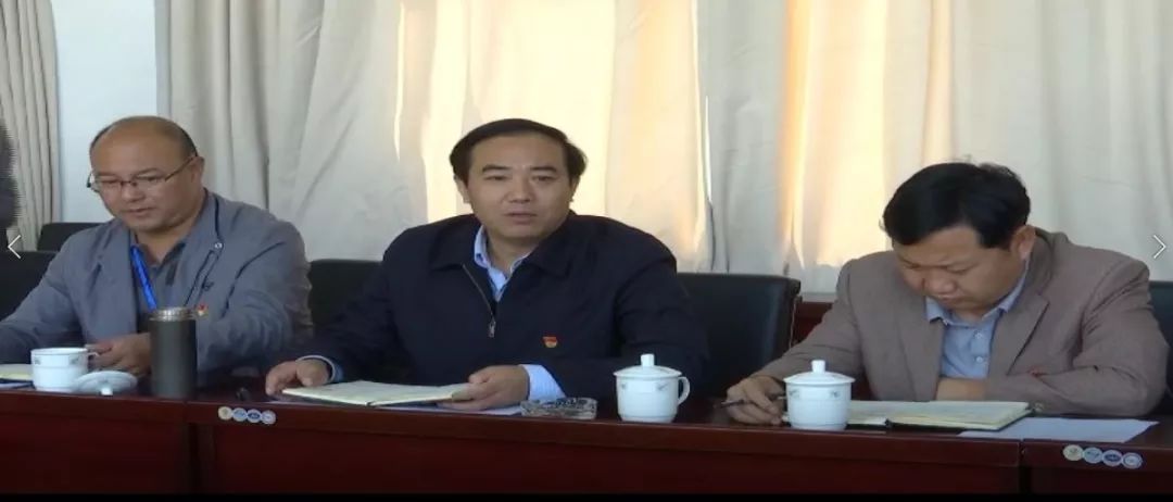 王胜章到温泉街道开展主题教育调研