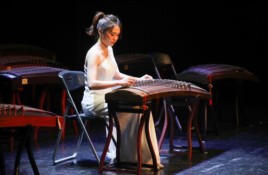 听筝随其音漂浮情海任万般心事荡漾