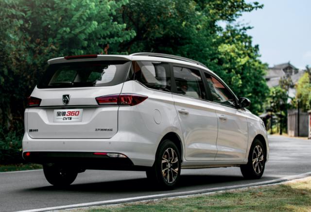 接地气的6座车,5.68万就买得起,配合资技术,8个月卖出10万台