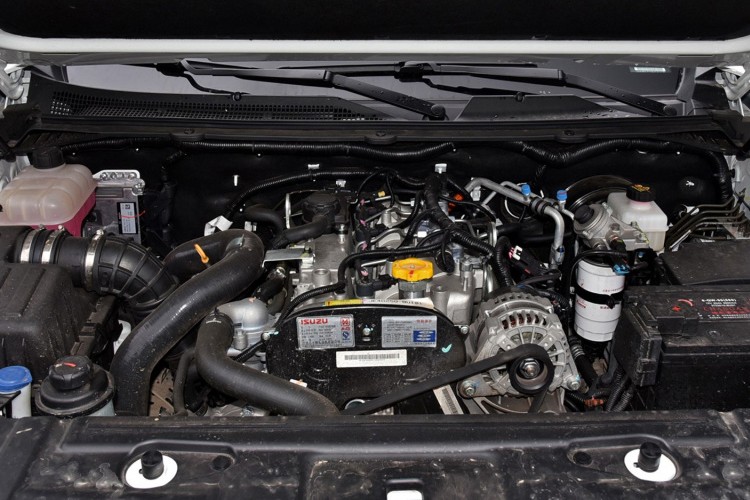 4t直列四缸发动机,代号为4k22d4t,最大功率218马力,峰值扭矩320牛·米