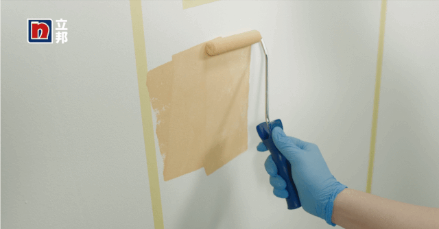 第七步:撕纸验收斜上角45度匀速撕除胶带和保护膜,不会轻易断裂,不易