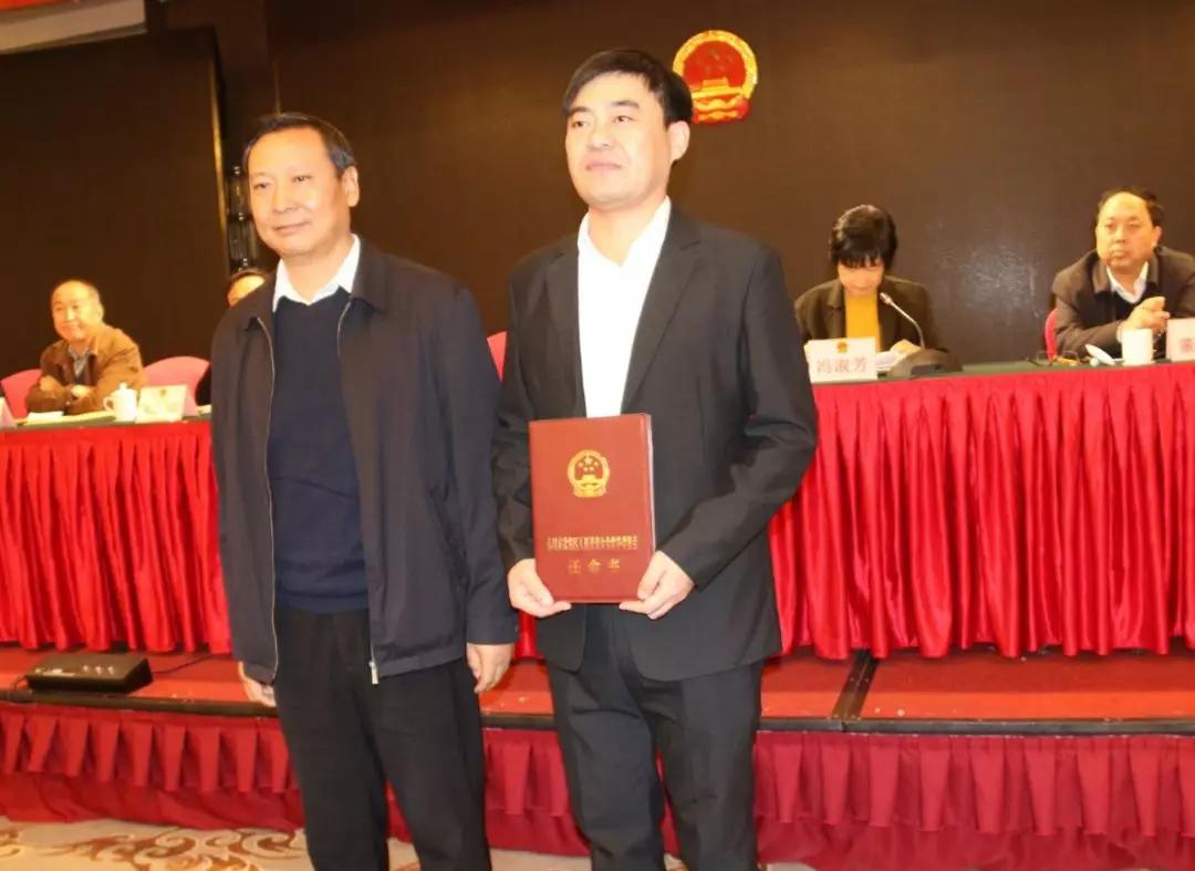 曹峰被任命为区政府副区长,霍国荣被任命为区政府办公室主任