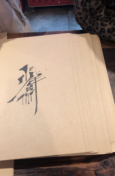 这儿有一张签名海报等你来领取!