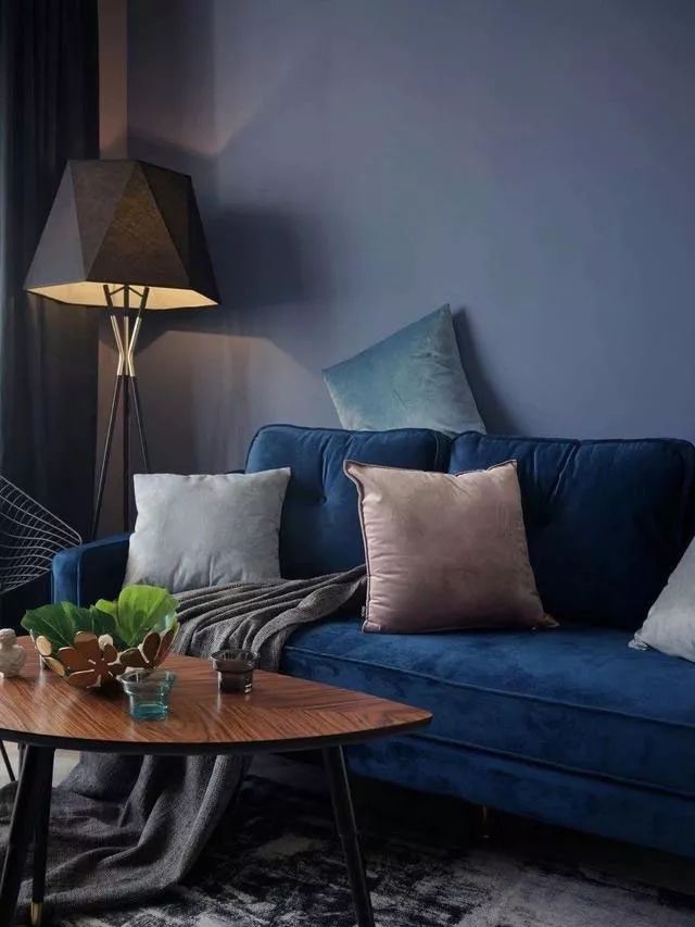 72㎡二手房改造,原来暗色系这么高级