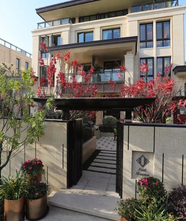 别墅豪宅大门入户空间设计