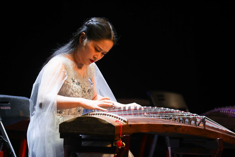 听筝随其音漂浮情海任万般心事荡漾