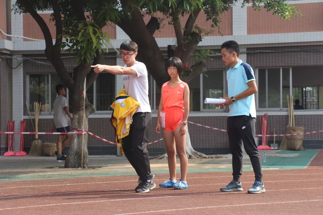 协力同心日争有为宝剑锋从磨砺出梅花香自苦寒来我