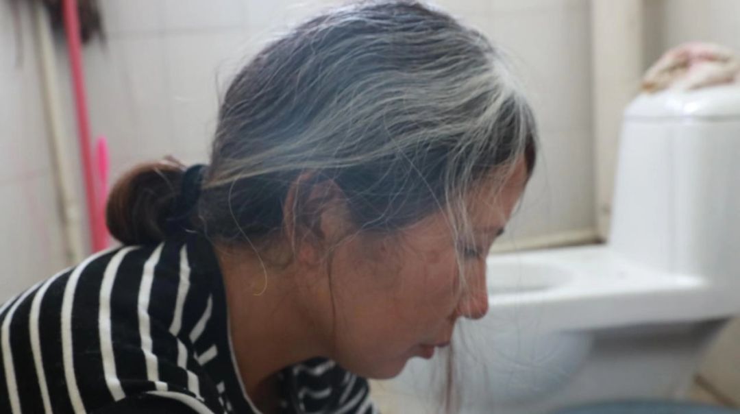 出租屋守护12岁血癌少年,自学为儿打针_余涛