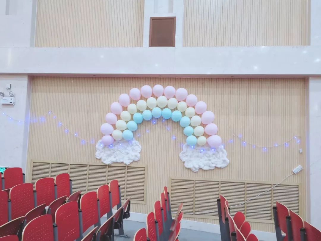 迎新晚会幕后,纷呈舞台后的故事