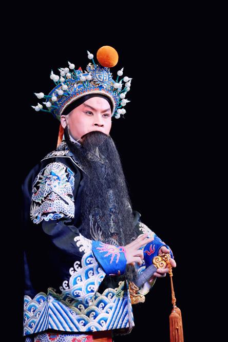 北京京剧院言派老生演员王宁一位帅气的90后