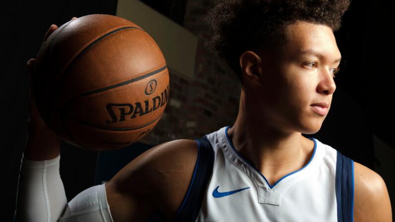 达拉斯独行侠队周一晚上宣布,将今年的二轮新秀以赛亚-罗比下放到发展