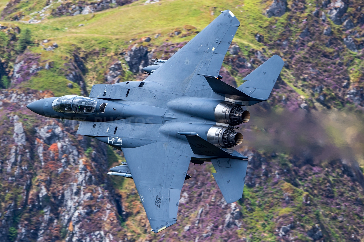 原创美空军f15e战斗轰炸机音速峡谷超低空突防名副其实的攻击鹰