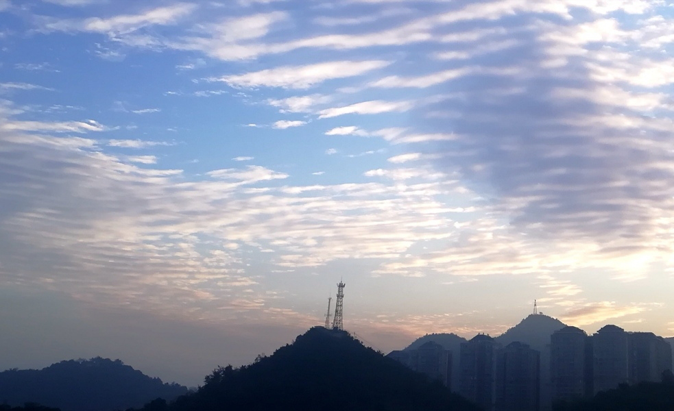 贵阳絮状高积云美爆天际