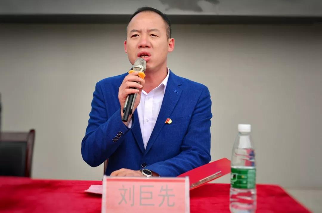 湘潭县第三届青少年足球联赛在湘潭凤凰中学开赛